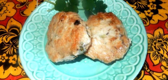 Куриные котлеты с зеленым луком