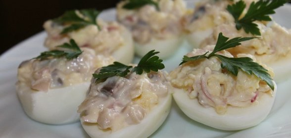 Праздничная закуска с селедочным салатом