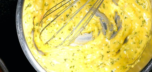 Сливочный соус а‑ля беарнез с кинзой