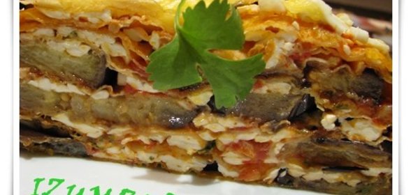 Слоённый пирог из лаваша с баклажанами и брынзой