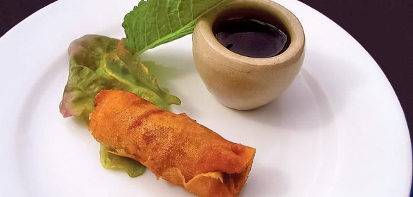 Горячие рулетики со свиным фаршем