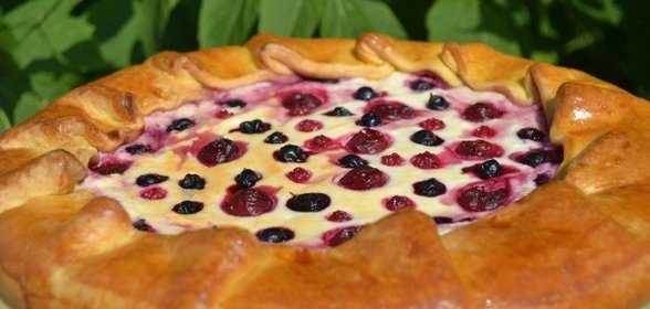 Галета с творожным кремом и ягодами