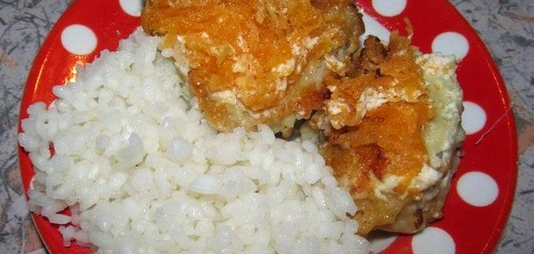 Жареная рыба с морковкой и майонезом