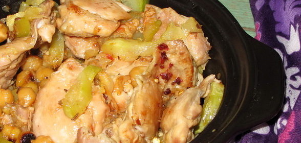 Тажин с курицей и нутом