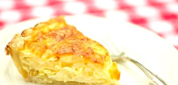 Быстрый пирог с луком