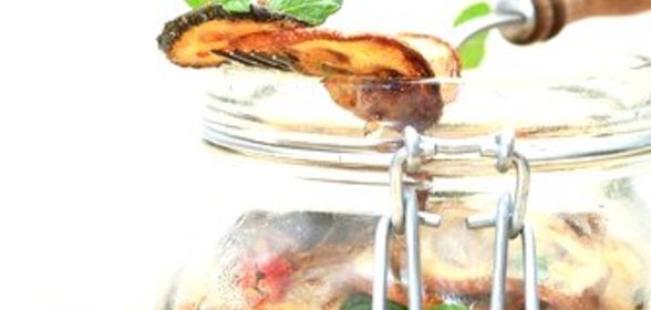 Маринованные цукини с чесноком и мятой (Zucchini a Scapece)