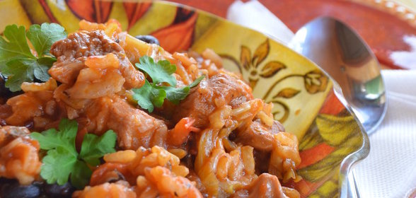 Индейка с рисом и черной фасолью по-нигерийски