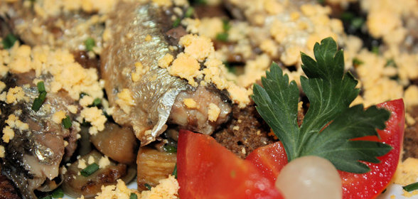 Закуска минималистическая «И в пир, и в мир, и в добрые люди»/дуэль