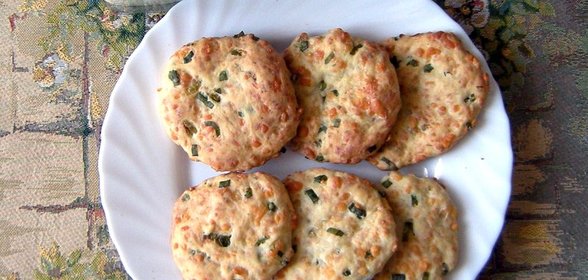 Сырные лепешки с зеленью
