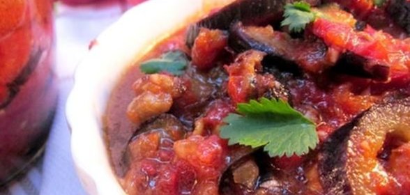 Острые кабачки в аджике