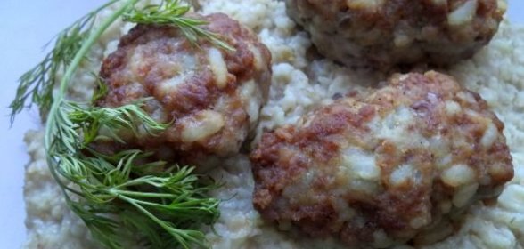 Мясные котлеты с рисом