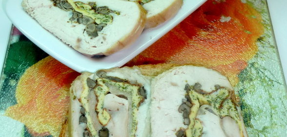 КУРИНЫЙ РУЛЕТ для праздничного стола или для бутербродов к завтраку ( режется тоненько)