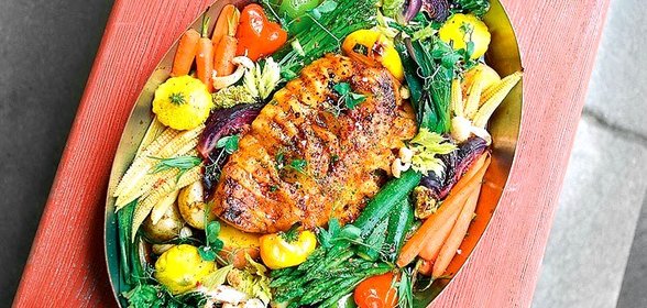 Чилийский сибас в соево-медово-апельсиновом соусе с диким рататуем