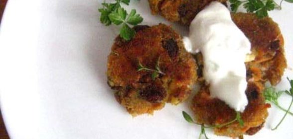 Котлеты из молодой моркови с фетой и орехами