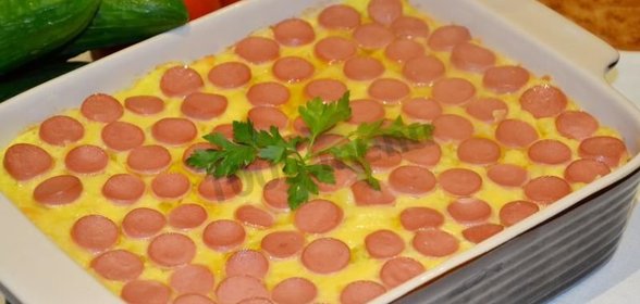 Картофельная запеканка с сосисками и сыром