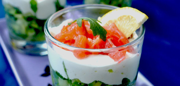 Verrines с сёмгой ,руколой,авокадо и творожным сыром