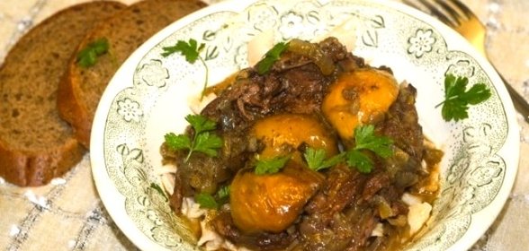 Заяц с яблоками