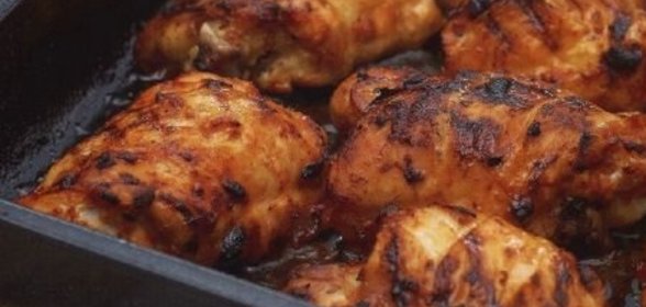 Куриные бедрышки, жаренные с соусом барбекю