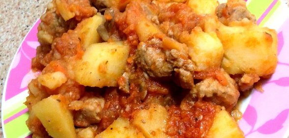 Картофель со свининой в мультиварке