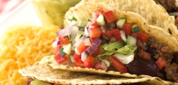 Тако с мясом и овощами