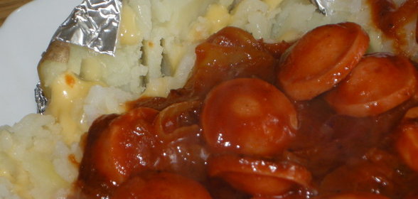 Печеный картофель с сосисками