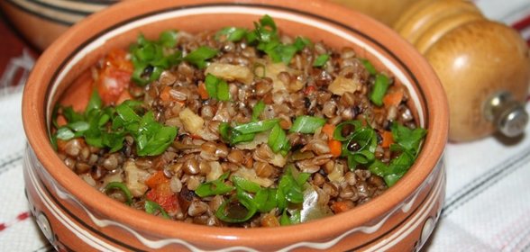 Гречка с сельдереем и овощами