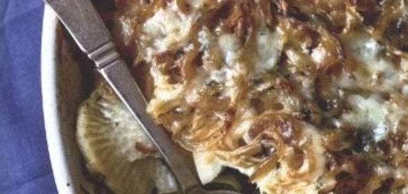 Паста с творогом, снытью и свежими огурцами