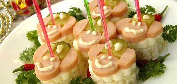 Канапе Обезьянки на шпажках