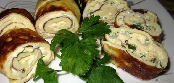 Яичный рулет с сыром