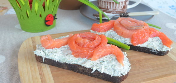 Огромные скандинавские бутерброды с форелью и семгой