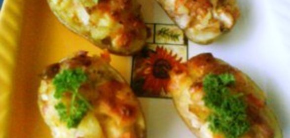 Запеченный картофель с сыром и окороком
