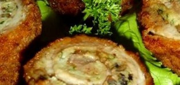 Свиные рулеты с омлетом и грибами