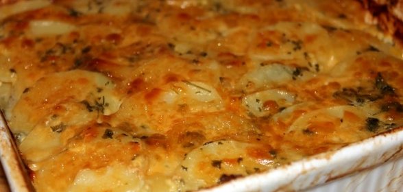 Запеканка из картофеля с луком-пореем