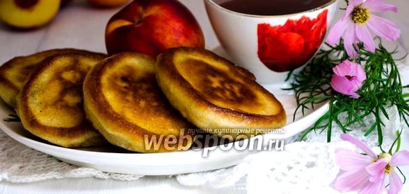 Оладьи на рисовой муке с фруктами