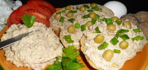 Паштет из яиц и консервированного горошка