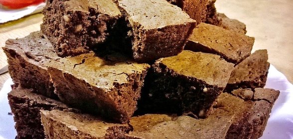 Традиционный брауни с орехами
