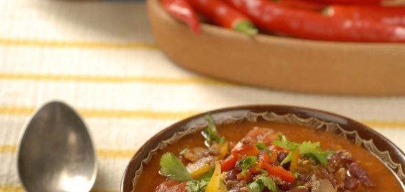 Суп чили кон карне