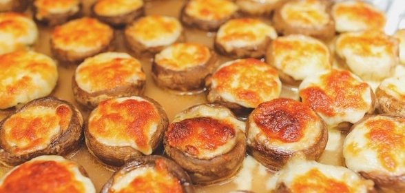 Шампиньоны, фаршированные сыром