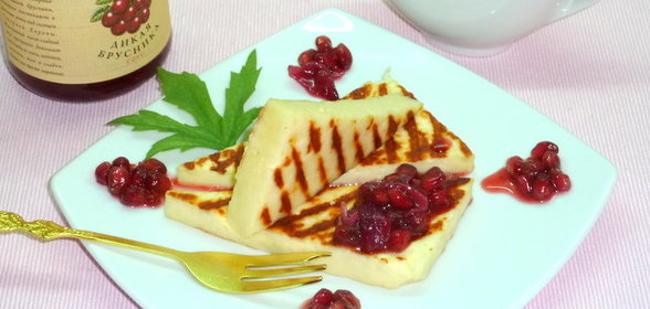 Жареный адыгейский сыр с гранатовым чатни