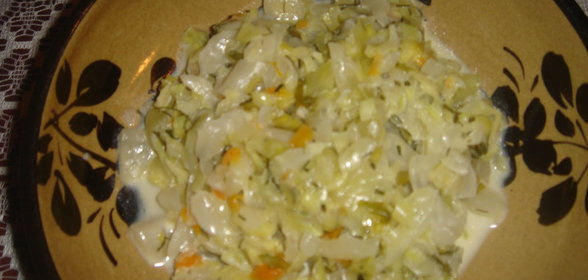 Тушеная молодая капуста