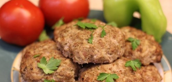 Сочные котлеты в духовке