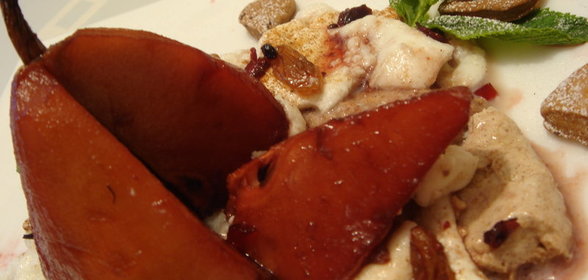 Десерт Пьяная груша в снегу