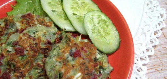 Котлеты с капустой кабачком и салями