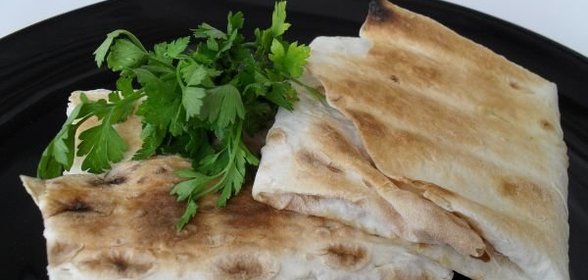 Конвертики из лаваша с сыром