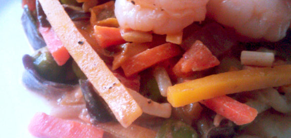 Креветки с овощами