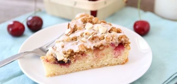 Вишневая шарлотка