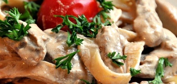 Лапша с курицей и грибами