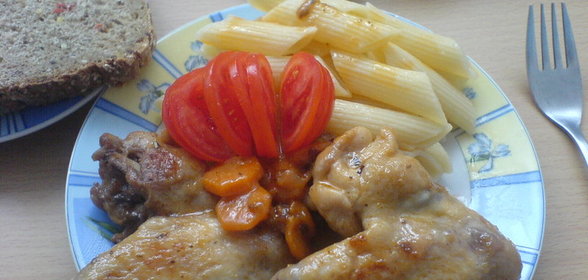 Kurinnije krilja w jablotshnom souse