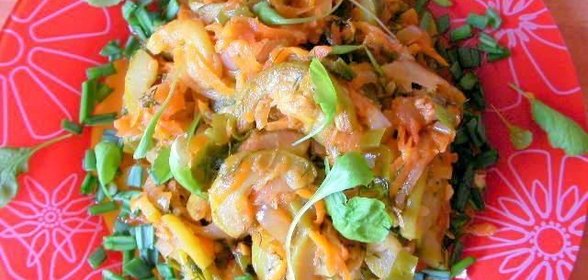 Тушеные кабачки с помидорами морковью