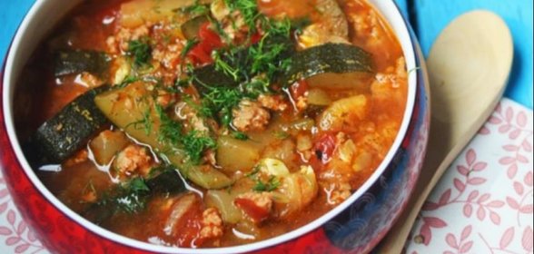 Рагу из цуккини и куриного фарша в прованском стиле
